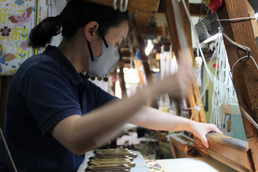 Hand Weaving Experience using Jacquard Machine